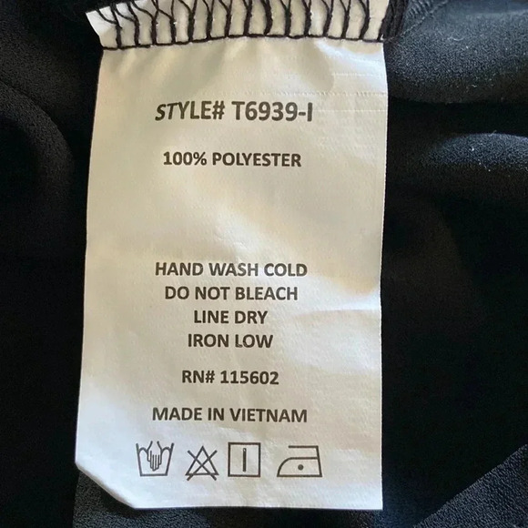 Lush | Short Sleeve Scoop Neck Top - Picture 5 of 5